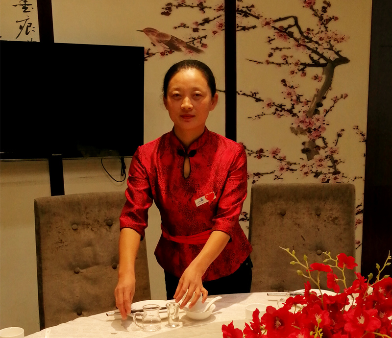 致敬，我親愛(ài)的同事——記迪尼斯伊川店客房員工陳華麗
